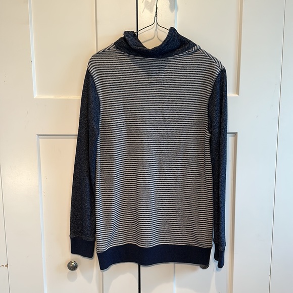 Cat & Jack Sweater. Size: kids XL - Picture 2 of 2